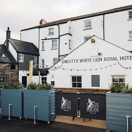White Lion Royal Hotel Бала Екстериор снимка